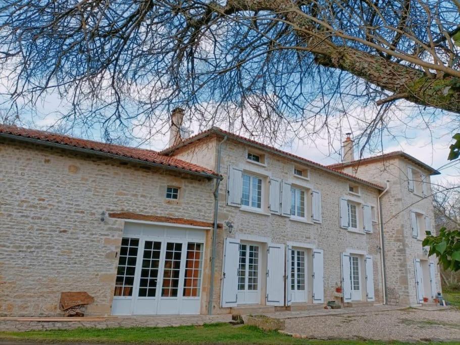 Moulin Sous La Vergne Nanteuil-en-Vallée Exterior foto